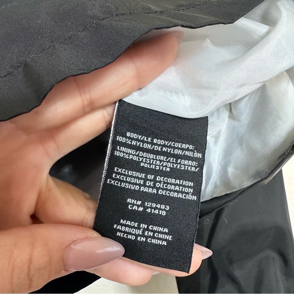 NEFF Disney Mickey Mouse M28 Windbreaker Jacket in Black Size M - Picture 6 of 6